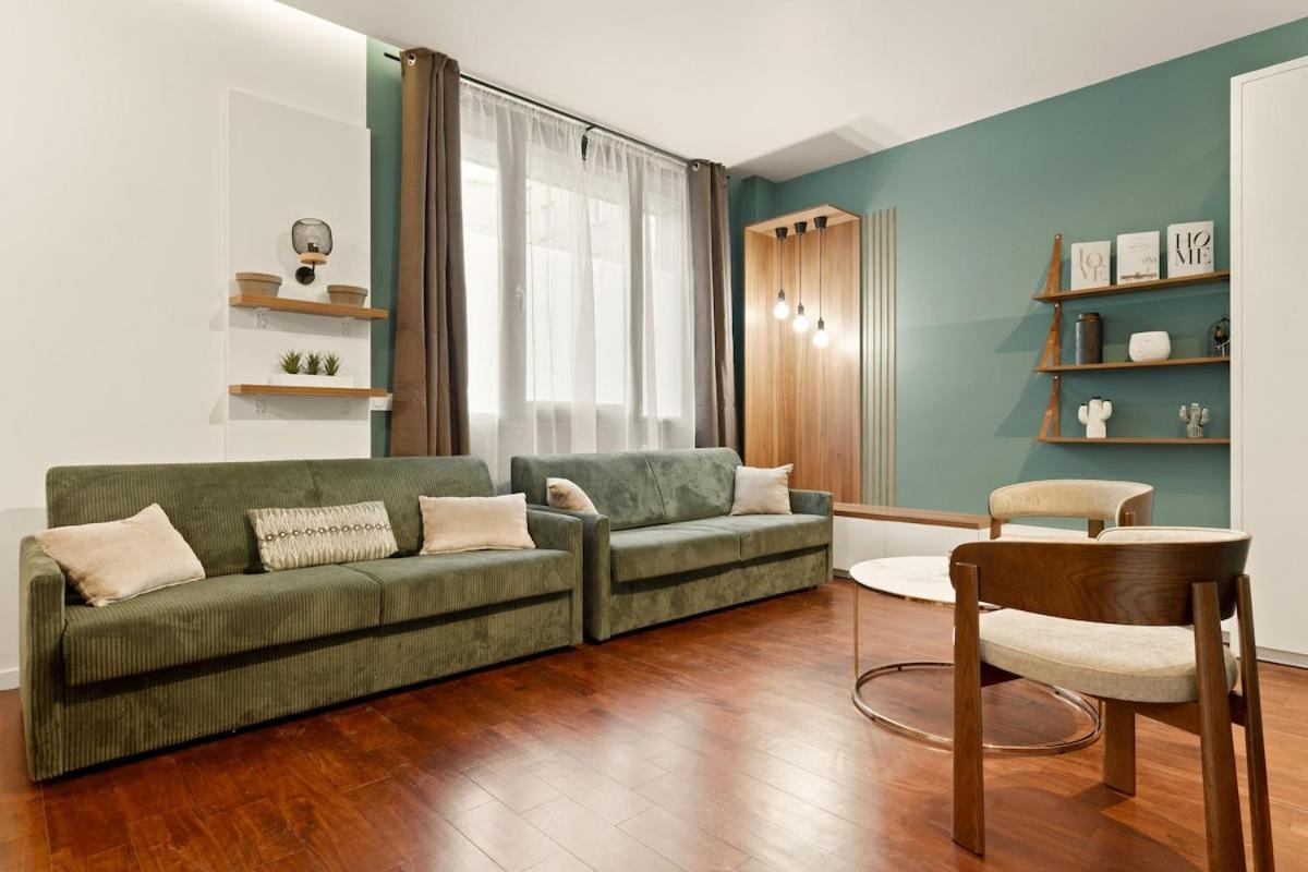 Refait A Neuf -8 Personne -paris * Paris